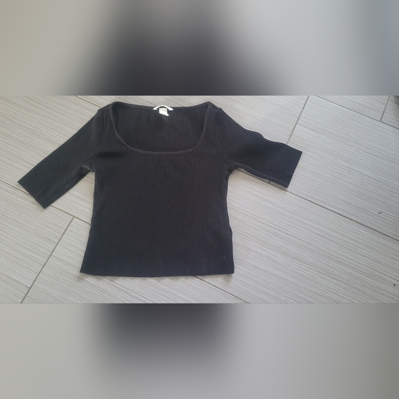 H&M Black Ribbed Top And Old Navy Top - Picture 5 of 9